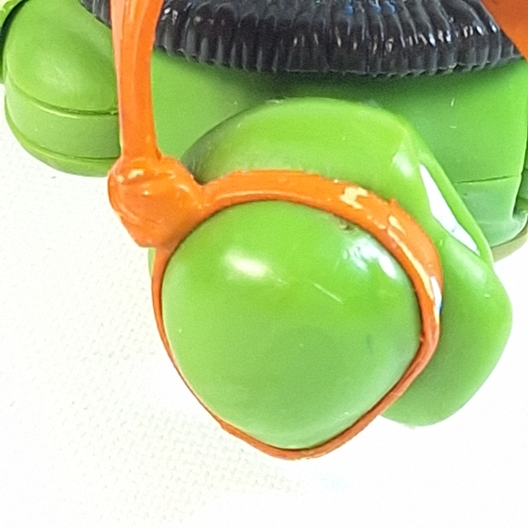 TMNT Teenage Mutant Ninja Turtles Michelangelo 6" Jointed Action Figure - Picture 8 of 9